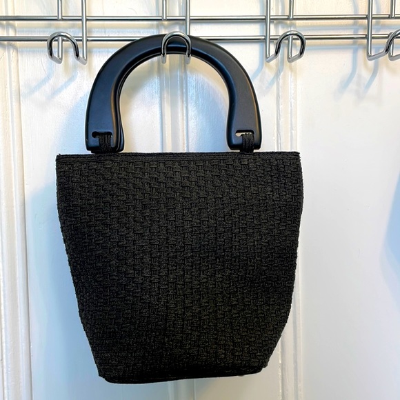 Basket-weave wood handle bag - Picture 1 of 5